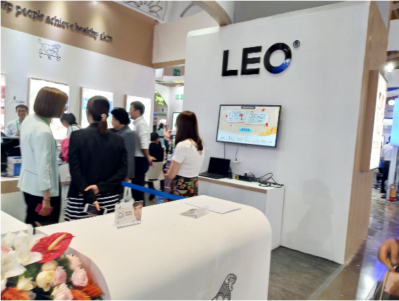 LEO 選擇題Kinect體感大屏互動(dòng)游戲